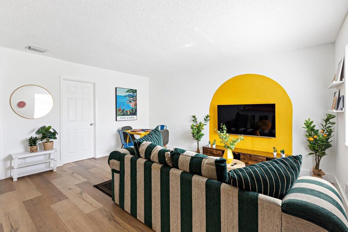 Lovely 2 Bedroom Condo In Sailboat Bend Fort Lauderdale Exterior photo
