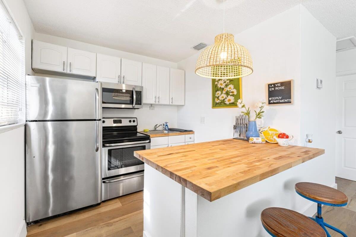 Lovely 2 Bedroom Condo In Sailboat Bend Fort Lauderdale Exterior photo